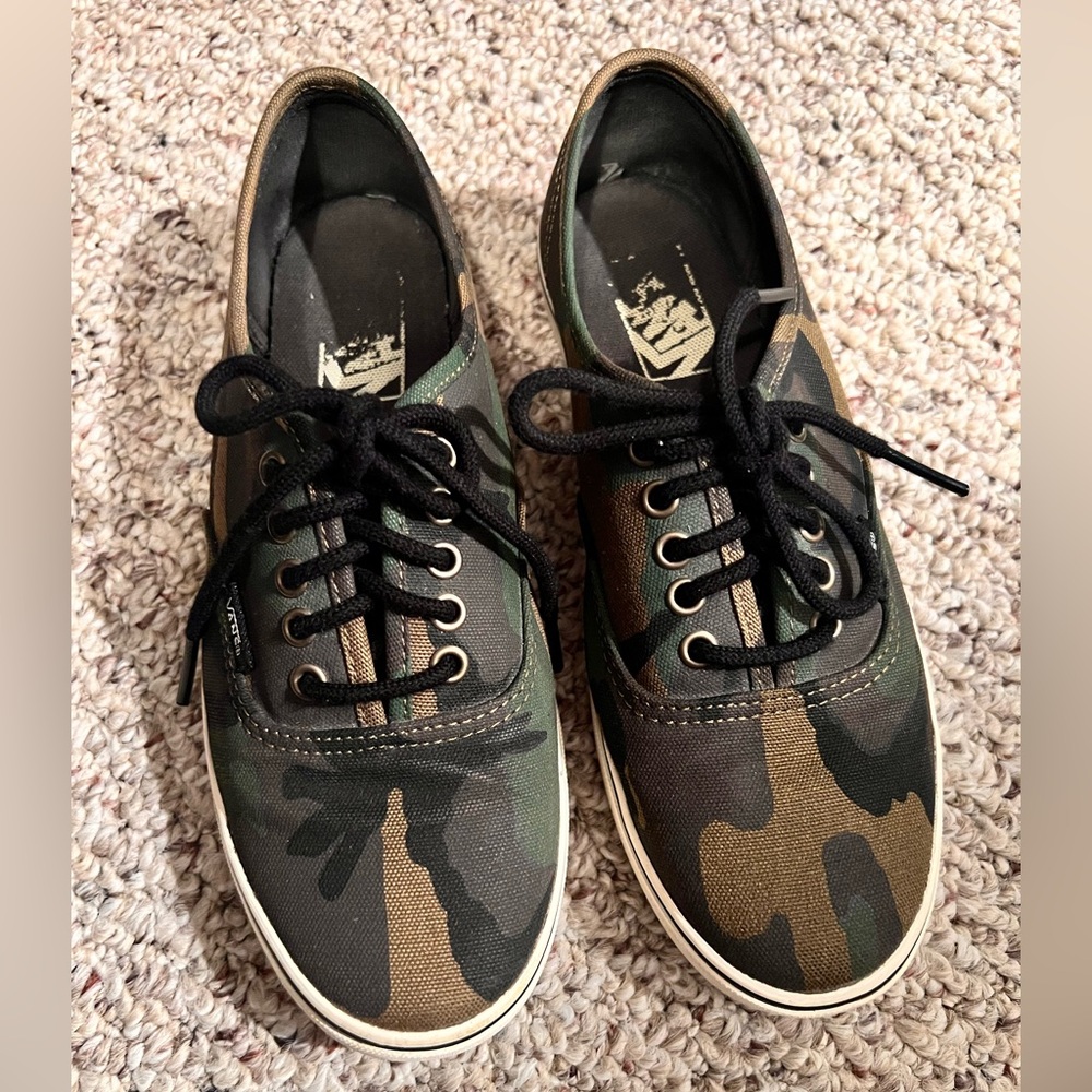 Camouflage Print Vans | Unisex Shoes | Women’s Size 7.5 | Mens Size 6